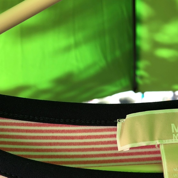 One piece - Picture 2 of 4